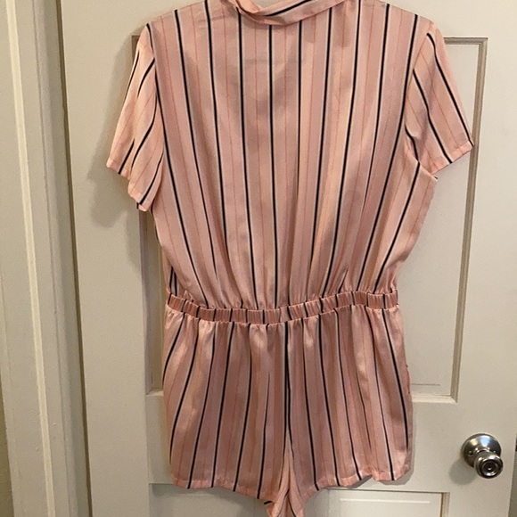 VS Lounge/Sleeping Romper - Picture 5 of 5